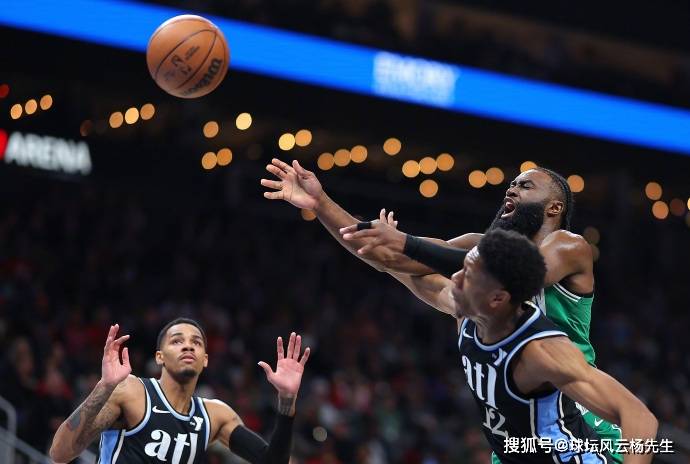 战术调整引发热议！，塔图姆在皇家马德里比赛中反败为胜上演精彩一战的简单介绍