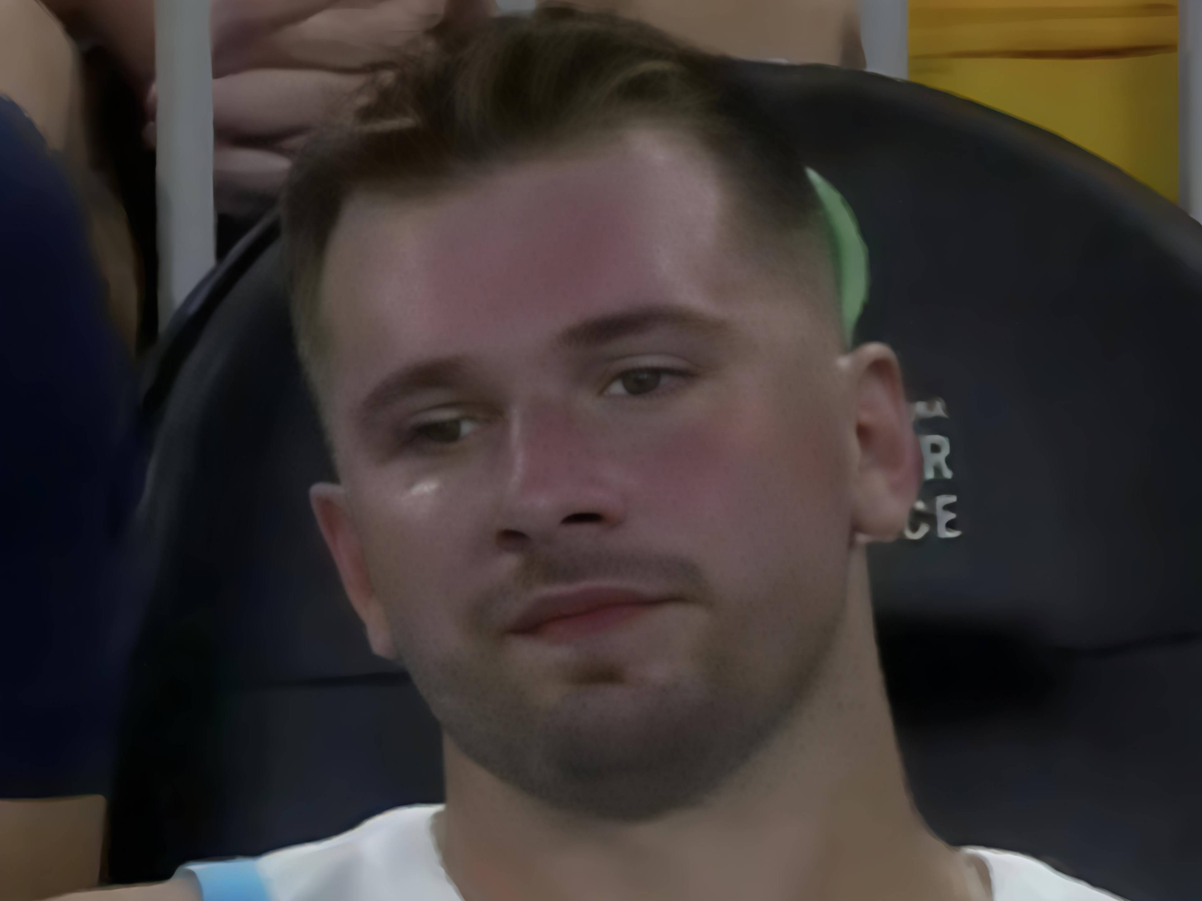 东契奇回归赛场，势不可挡首场状态亮眼，TES观众沸腾！的简单介绍