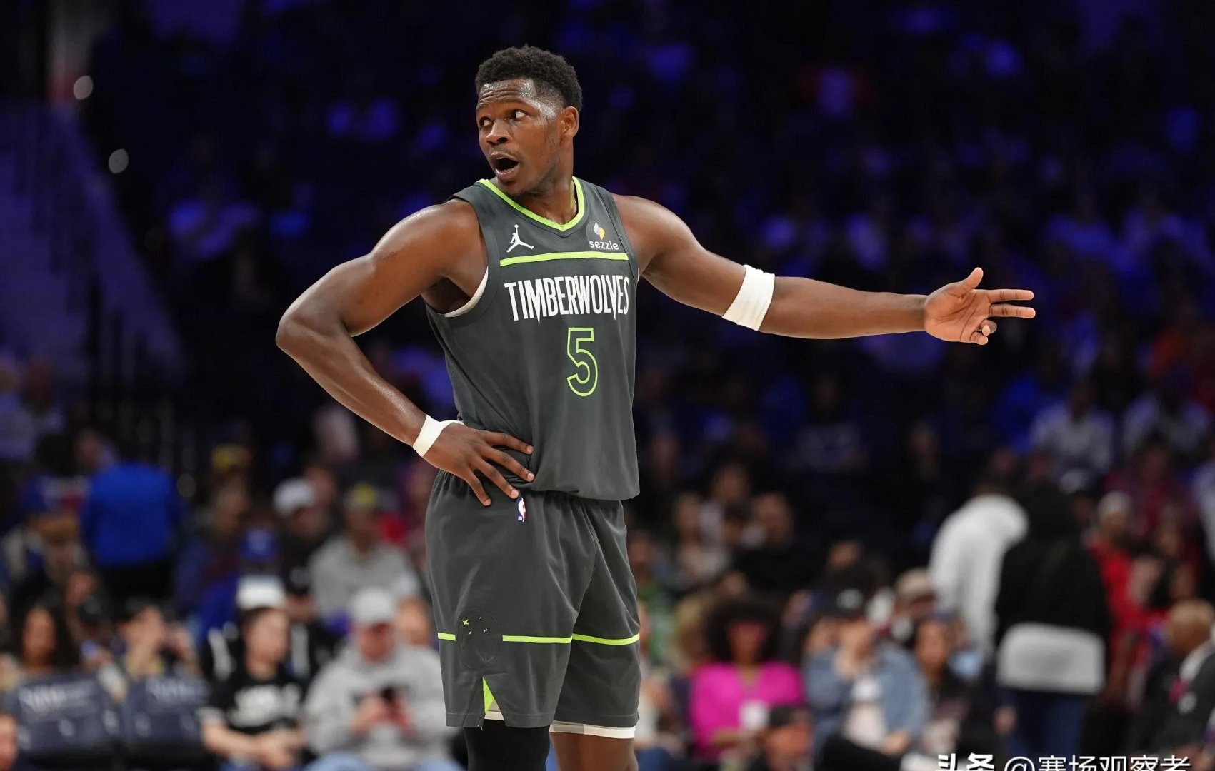 爱游戏体育APP明尼苏达森林狼训练开放日，今夜队长鼓劲引欢呼，NBA总决赛在即，资深球员宣示担当的简单介绍